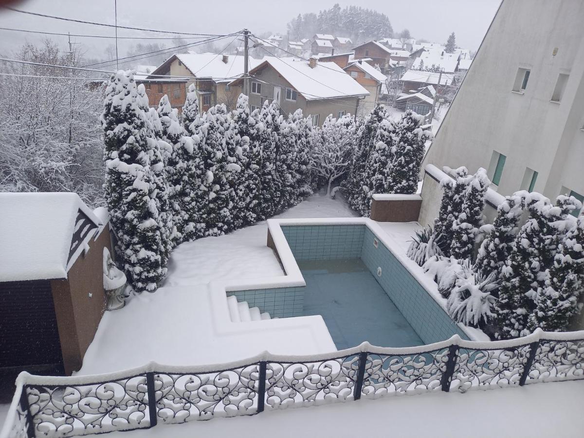 Ajka Villa *